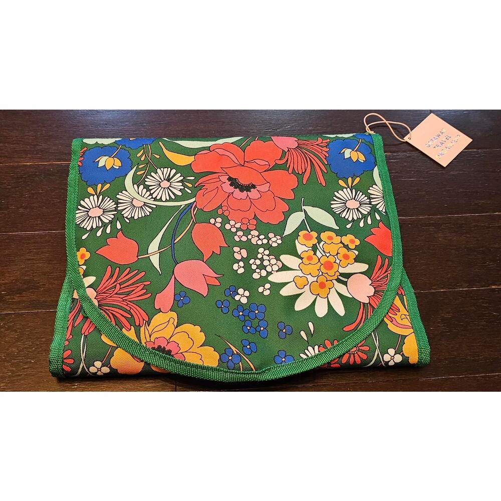 ban.do Getaway Travel Organizer in Emerald Super Bloom NWT